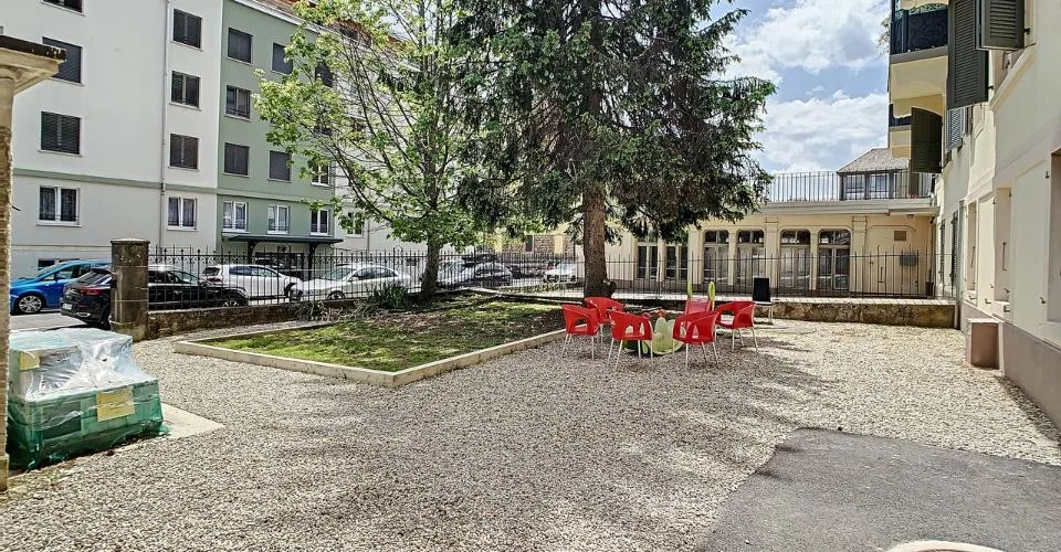 Deux immeubles locatifs