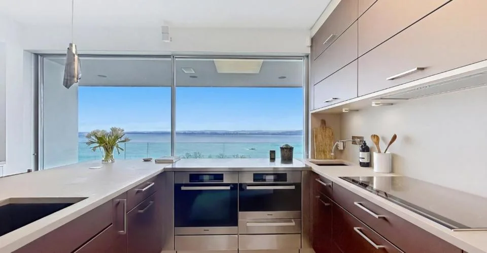 Propriété contemporaine de 600 m² avec vue panoramique sur le lac – foto 6 di 13