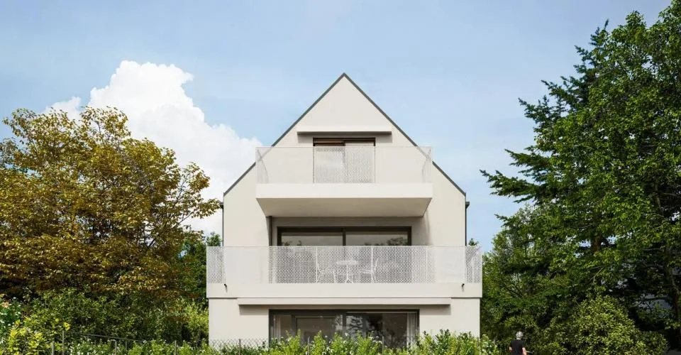 Komfortable 2,5 Zimmer neu, mit Balkon