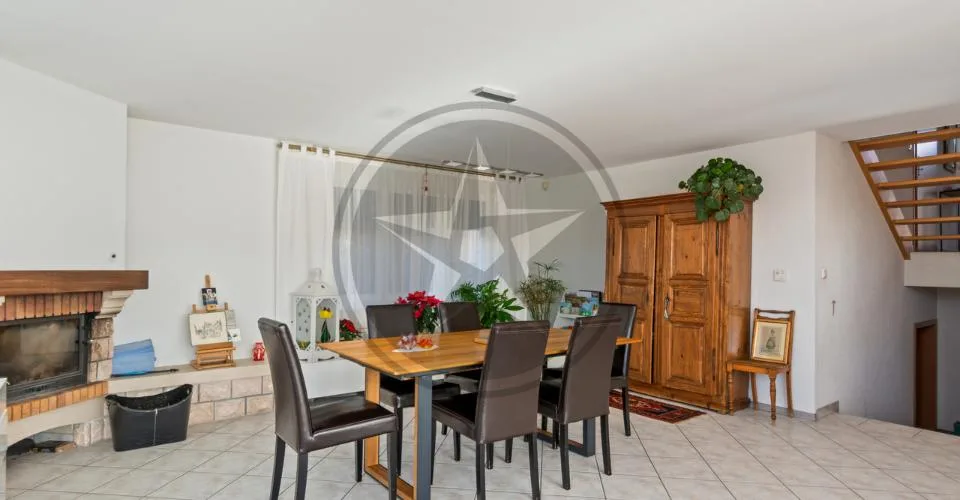 Spacieuse propriété comprenant 2 appartements et un atelier artisanal