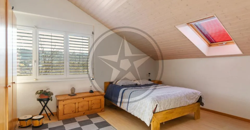 Spacieuse propriété comprenant 2 appartements et un atelier artisanal