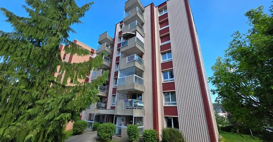 Appartement lumineux de 5,5 pièces avec ascenseur et garage