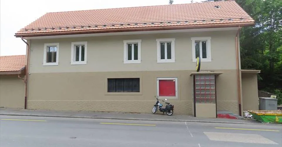 Immeuble avec cabaret