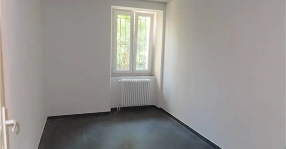 Immeuble avec cabaret
