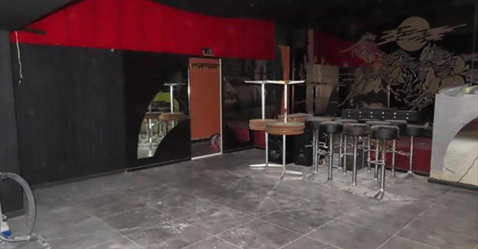 Immeuble avec cabaret