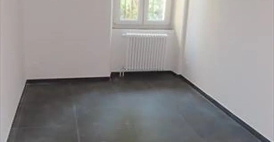 Immeuble avec cabaret