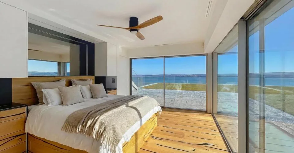 Propriété contemporaine de 600 m² avec vue panoramique sur le lac – Foto 9 von 13