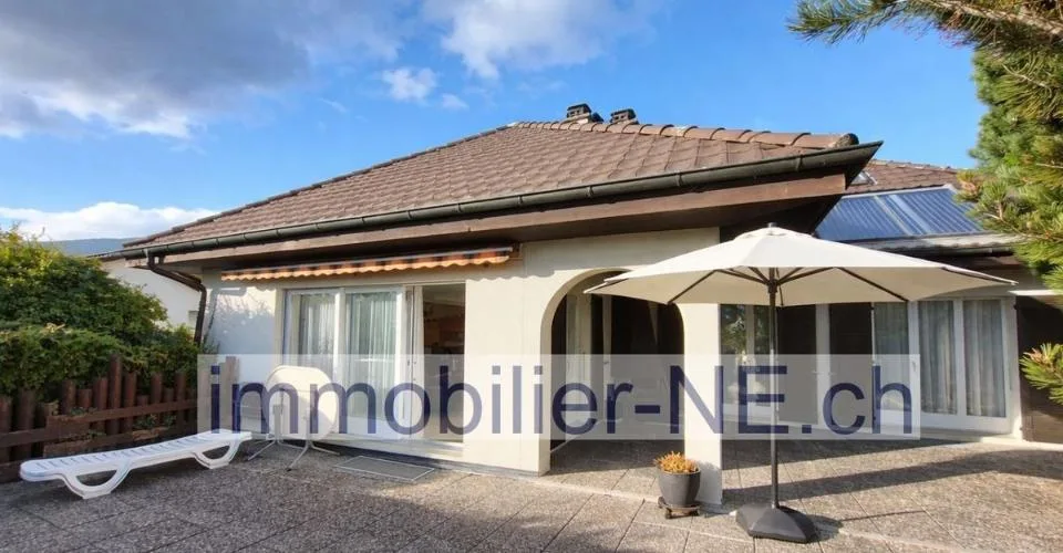 Spacieuse villa avec vue sur le lac et les alpes