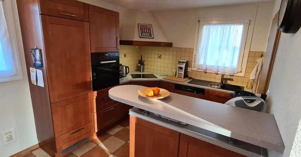 Appartement en attique avec terrasse, garage double et place de parc extérieure