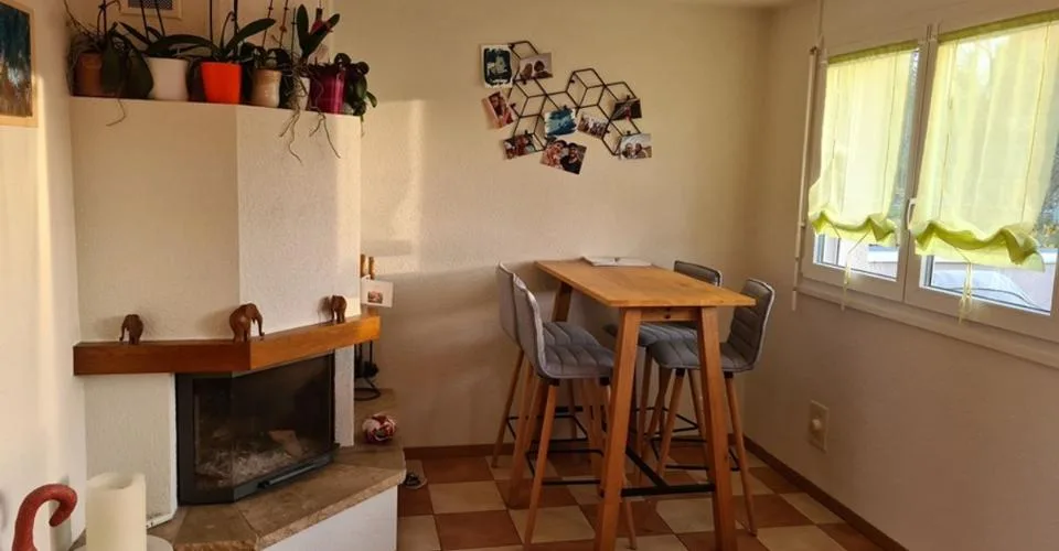Appartement en attique avec terrasse, garage double et place de parc extérieure
