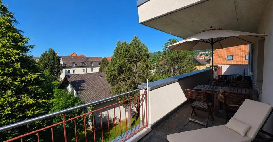 Appartement en attique avec terrasse, garage double et place de parc extérieure