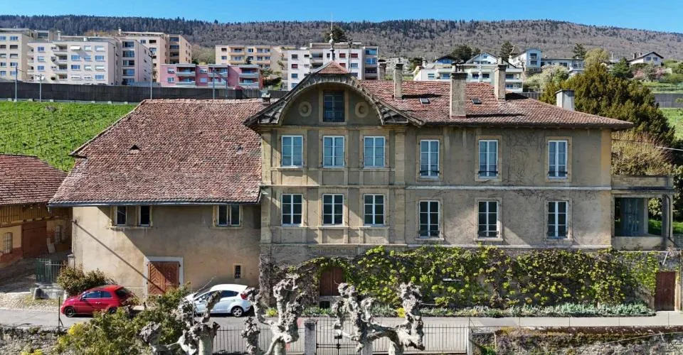 Domaine de Champréveyres: Opportunités multiples avec vue lac