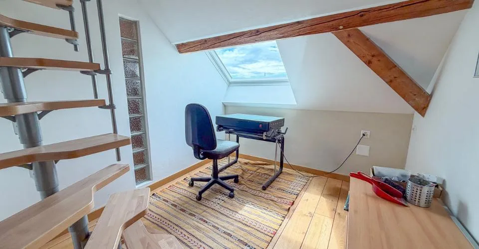 Maison indépendante avec immeuble locatif et divers annexes