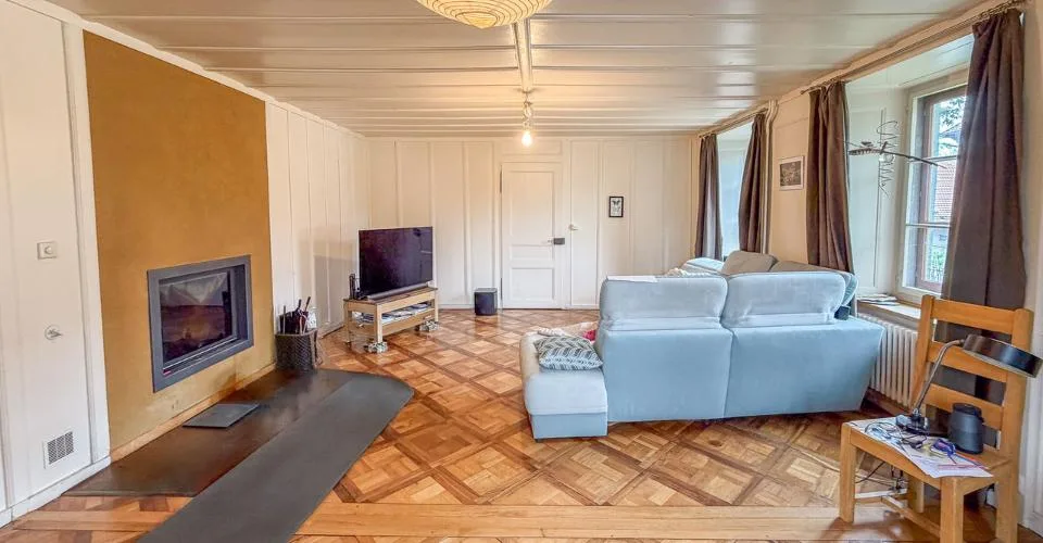 Maison indépendante avec immeuble locatif et divers annexes