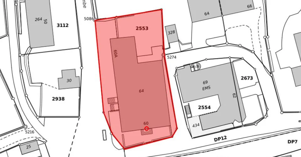 Maison indépendante avec immeuble locatif et divers annexes