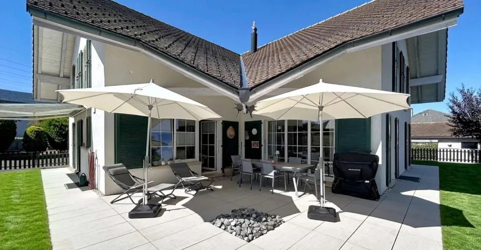 Spacieuse villa familiale de caractère avec vaste jardin – Foto 2 von 13