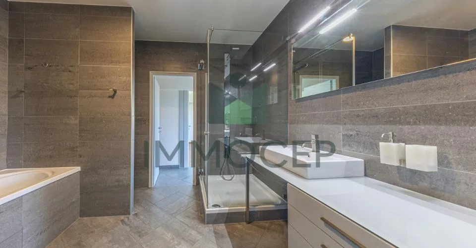 Exclusivité : 5 pièces de 125 m2 pondérés au 4ème étage à Versoix
