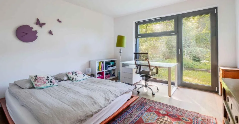 Exclusivité : Maison contemporaine avec piscine naturelle