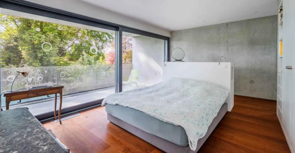 Exclusivité : Maison contemporaine avec piscine naturelle