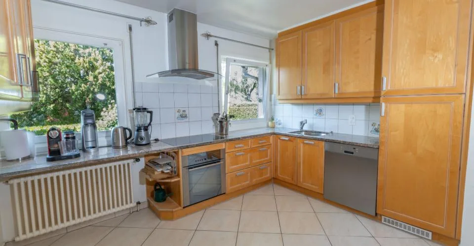Élégante villa familiale au cœur de Collonge-Bellerive – photo 11 of 27