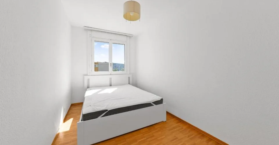 Spacieux appartement de 6 pièces avec une vue panoramique sur le Jura – Foto 8 von 13