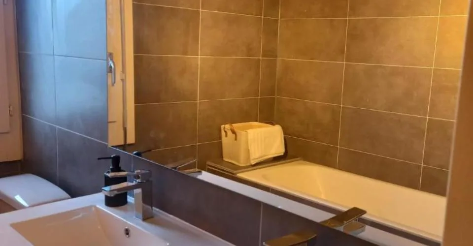 Spacieux appartement de 6 pièces avec une vue panoramique sur le Jura – Foto 5 von 13