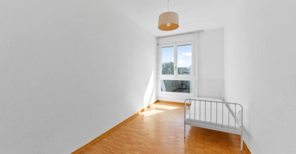Spacieux appartement de 6 pièces avec une vue panoramique sur le Jura – Foto 9 von 13