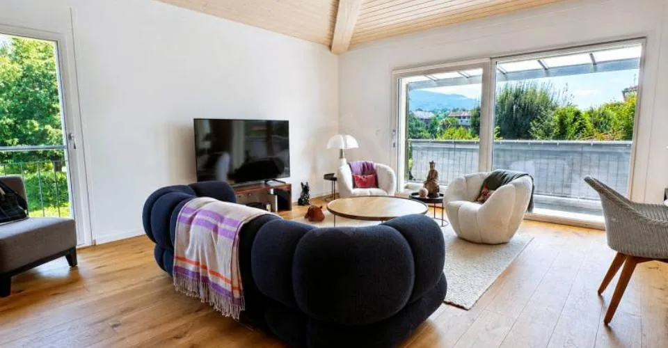 Appartement lumineux - Troinex