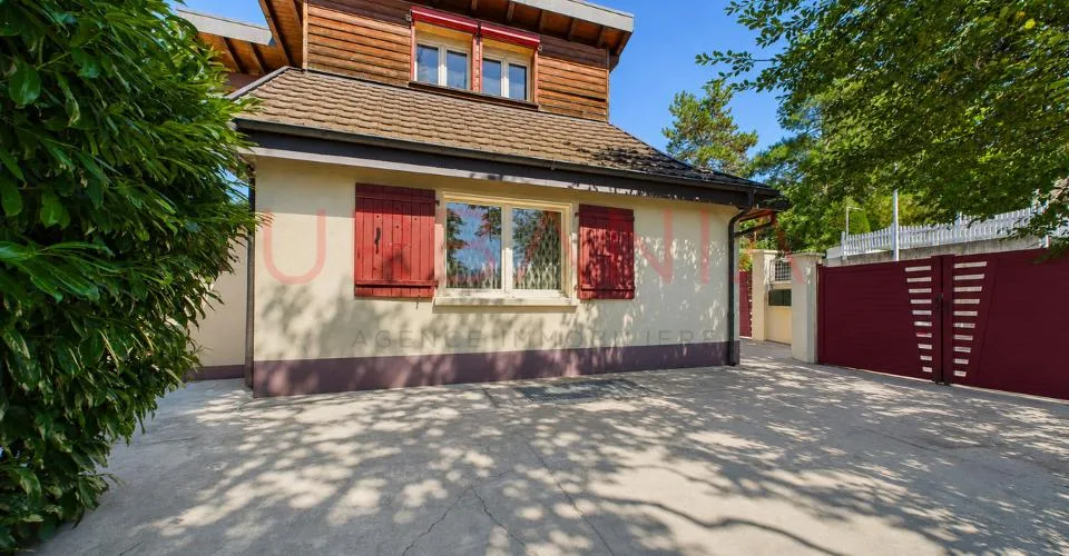 Maison mitoyenne à rénover