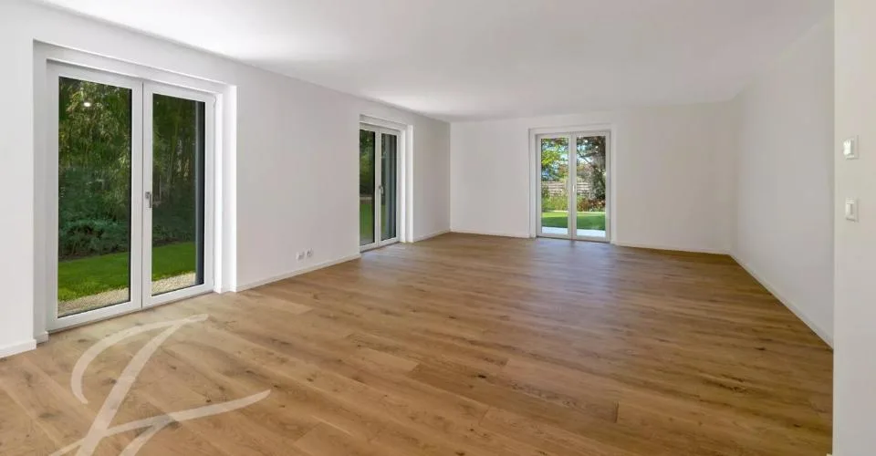 A quelques pas des rives du lac : Villa rénovée avec piscine