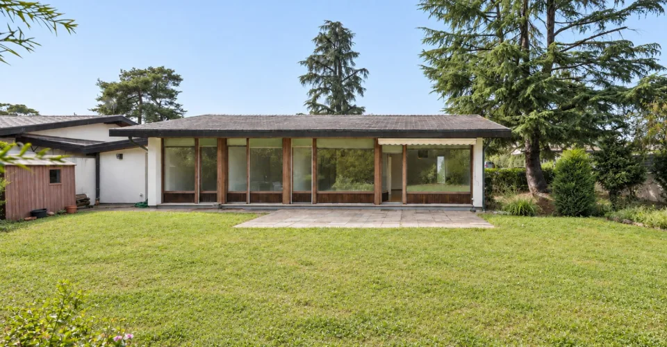 Villa de plain-pied avec jardin à rénover – photo 2 sur 43