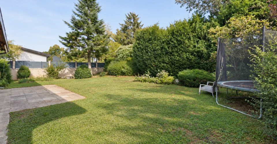 Villa de plain-pied avec jardin à rénover – photo 9 sur 43