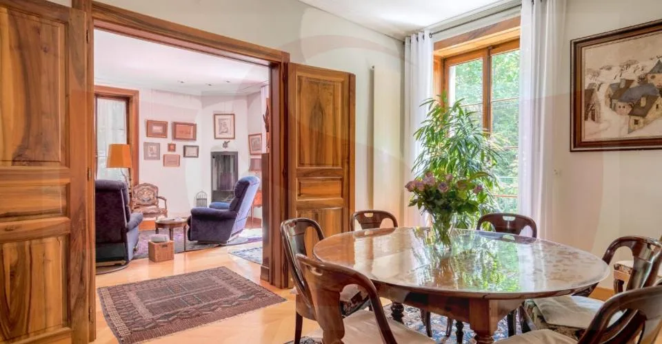 Rare appartement proche de l'église Russe – Foto 3 von 10