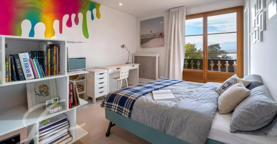 EXCLUSIVITÉ - Belle maison de village avec vue panoramique sur le lac