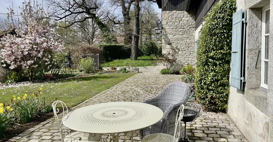 Superbe villa de charme avec dépendance