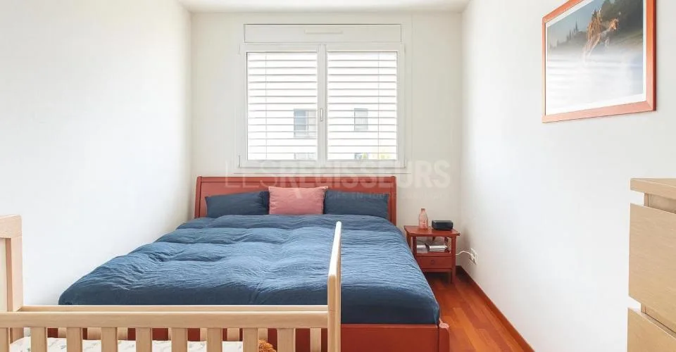 Spacieux appartement de 5 pièces avec balcon, loggia et parking