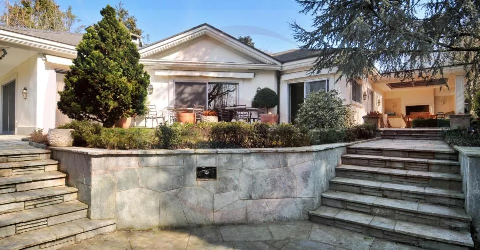 Maison de maître avec piscine intérieure – Foto 2 von 11
