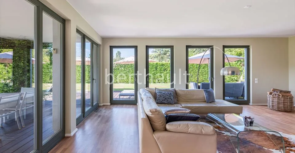 VANDOEUVRES - EXCLUSIVITE - Magnifique villa avec vue sur le Mont-Blanc