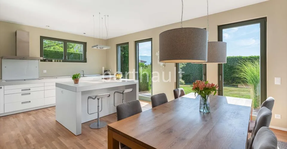 VANDOEUVRES - EXCLUSIVITE - Magnifique villa avec vue sur le Mont-Blanc