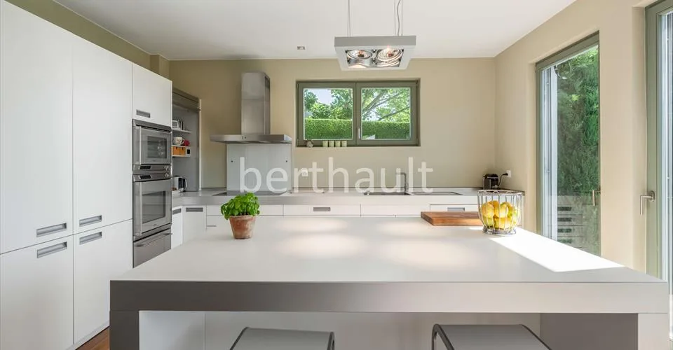 VANDOEUVRES - EXCLUSIVITE - Magnifique villa avec vue sur le Mont-Blanc