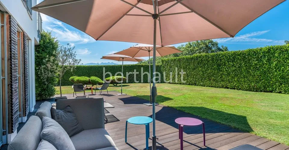VANDOEUVRES - EXCLUSIVITE - Magnifique villa avec vue sur le Mont-Blanc