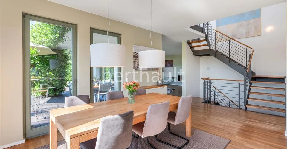 VANDOEUVRES - EXCLUSIVITE - Magnifique villa avec vue sur le Mont-Blanc