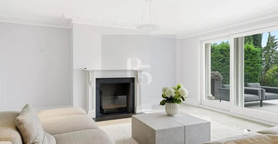 Magnifique villa rénovée à Cologny