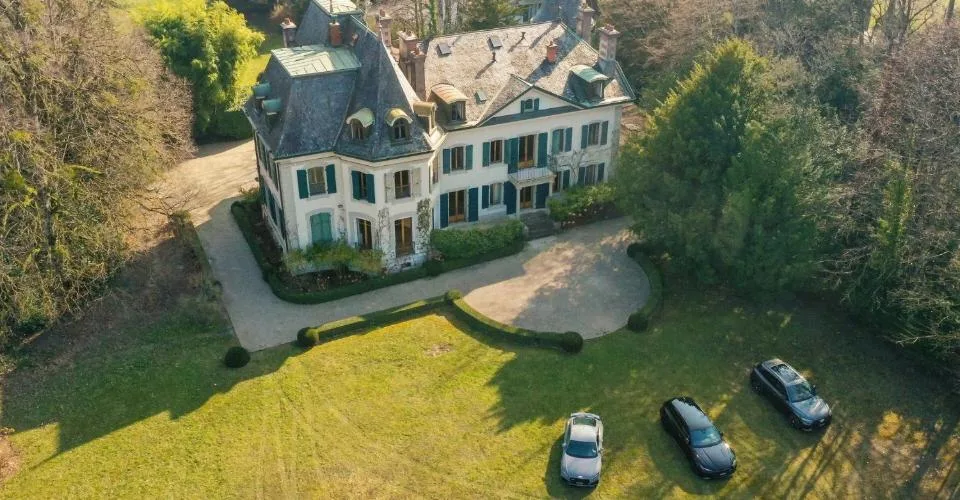 Château historique avec autorisation en force – photo 4 of 13
