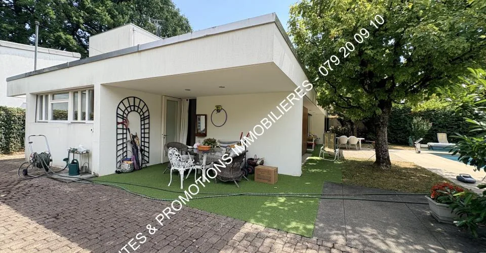 VILLA DE PLAIN-PIED AVEC PISCINE SUR PARCELLE de 1'280 m2 - CHENE-BOUGERIES