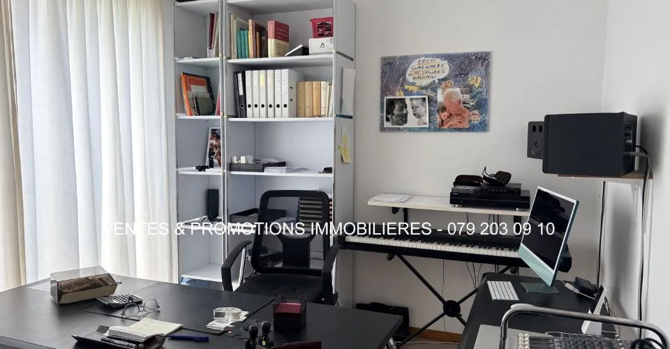 VILLA DE PLAIN-PIED AVEC PISCINE SUR PARCELLE de 1'280 m2 - CHENE-BOUGERIES
