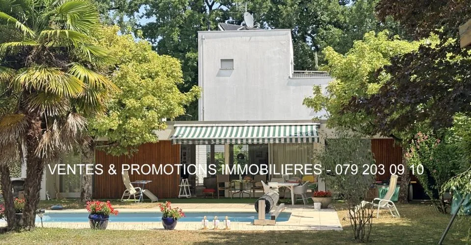 VILLA DE PLAIN-PIED AVEC PISCINE SUR PARCELLE de 1'280 m2 - CHENE-BOUGERIES