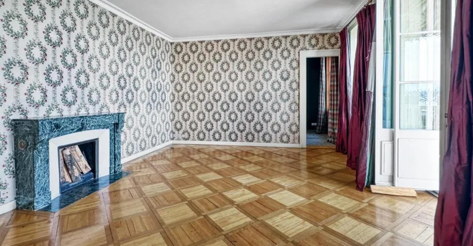 Co-Exclusivité: Maison de charme pieds dans l'eau, avec port privé