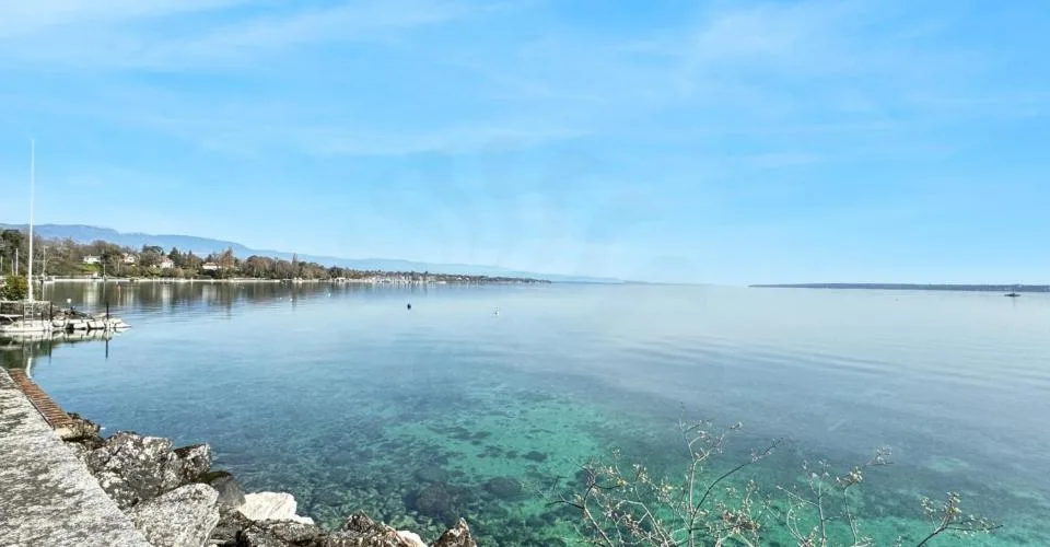 Co-Exclusivité: Maison de charme pieds dans l'eau, avec port privé