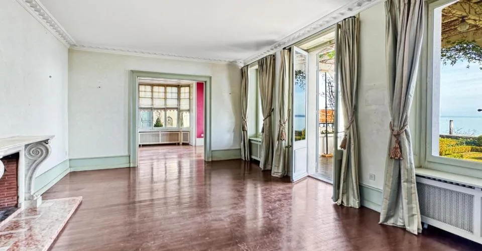 Co-Exclusivité: Maison de charme pieds dans l'eau, avec port privé
